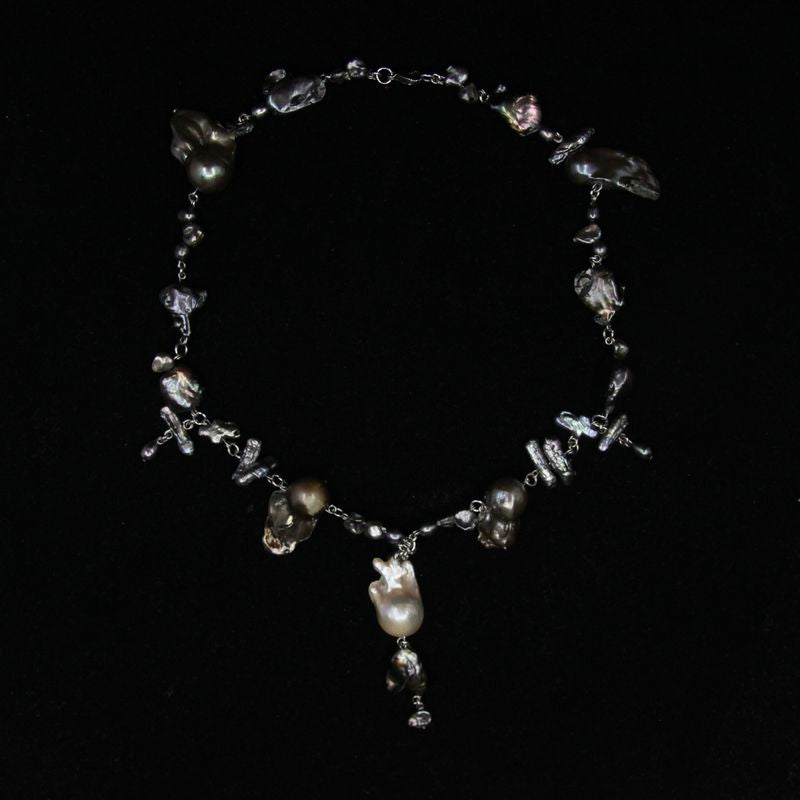 Blue pearl rosary style necklase by Mealz