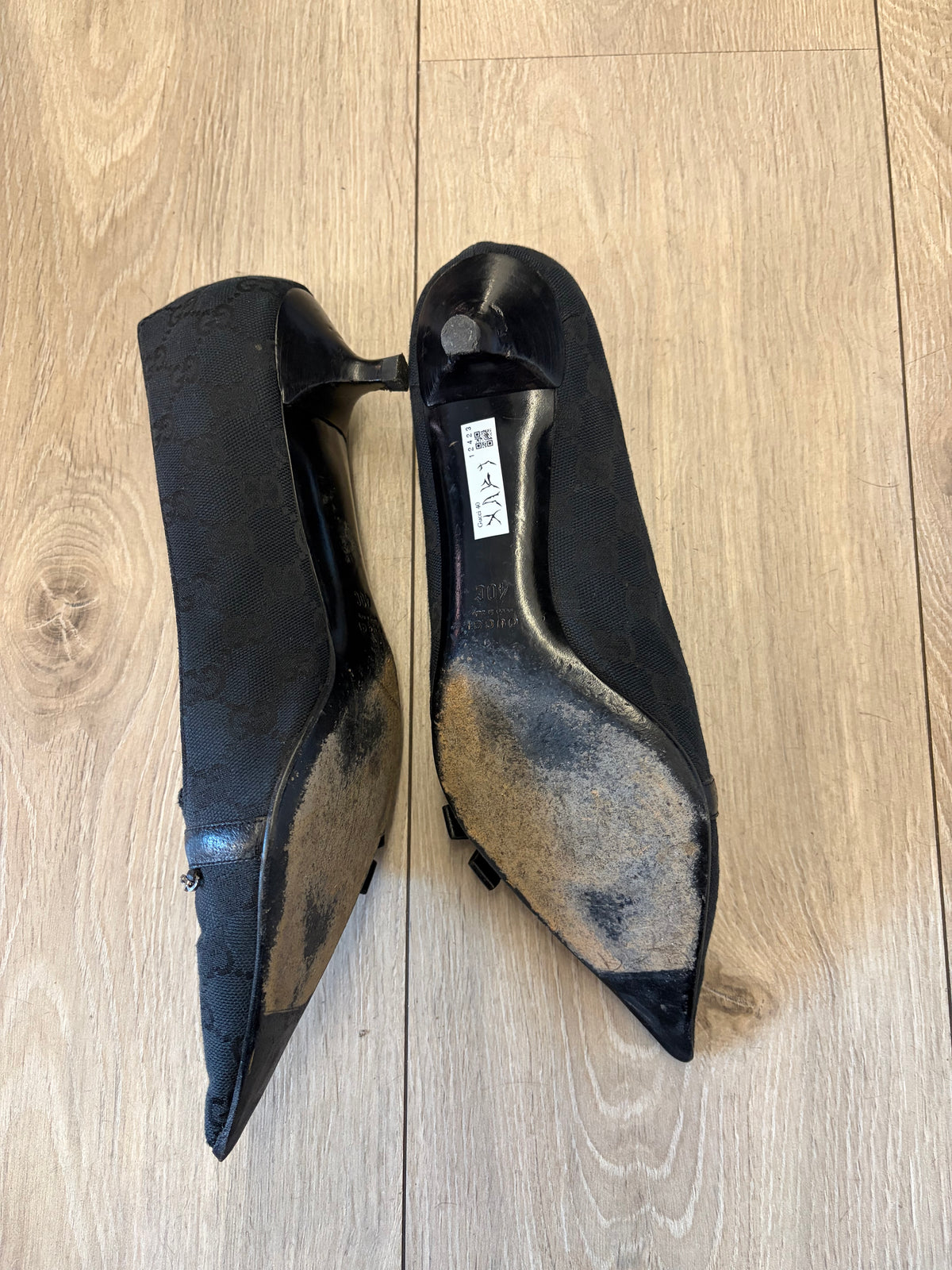 Gucci Black GG Canvas Chain Kitten Heel Pumps #12423