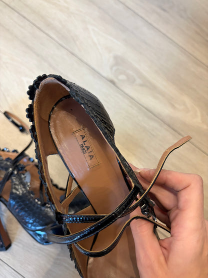 Alaïa Black Floral-Trim Platform Pumps #9618