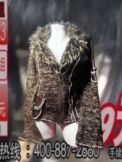 The 00s It-Girl Who Smoked Outside the Club
#10632