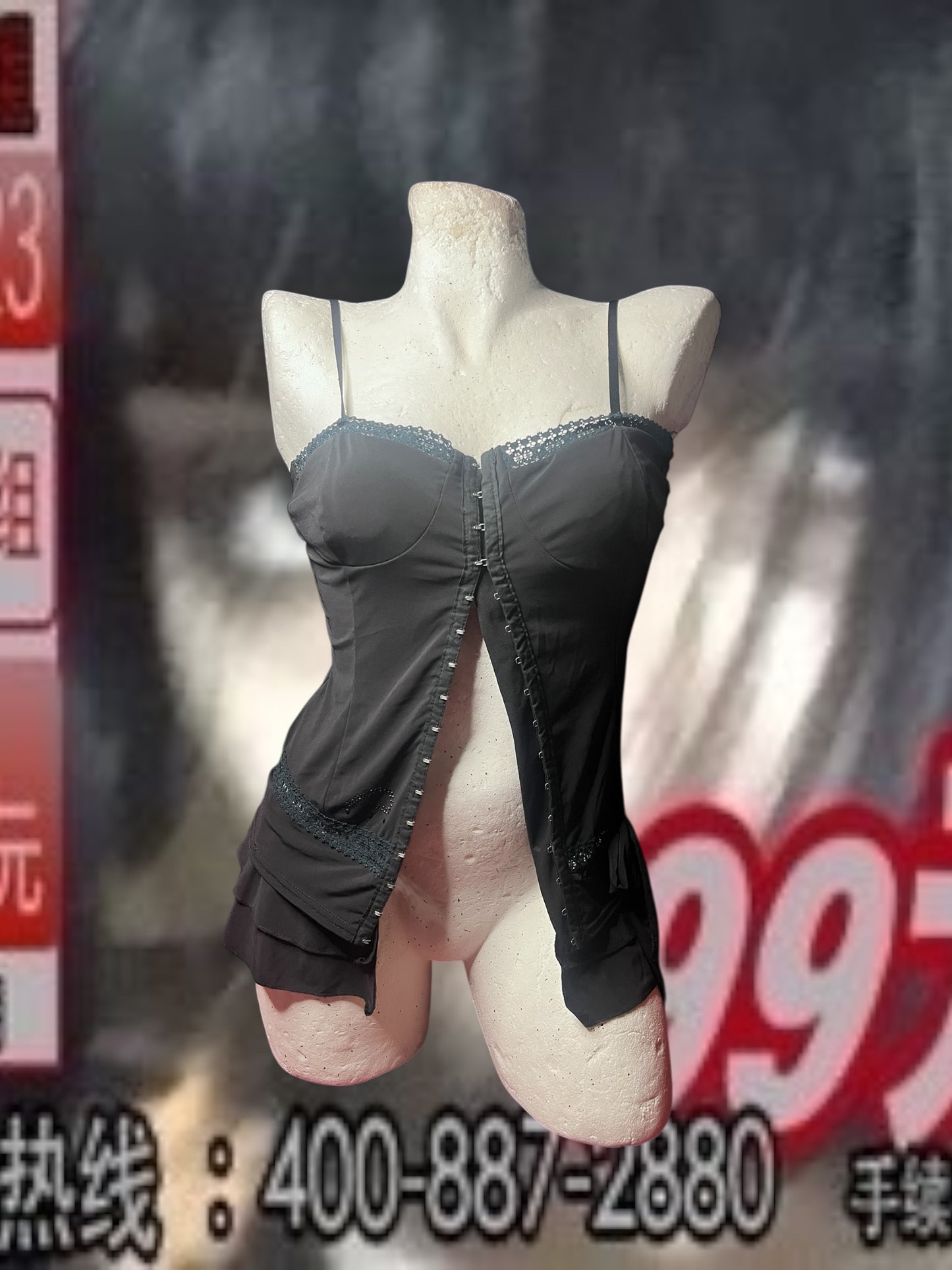 She Breaks Hearts Gently
#10626