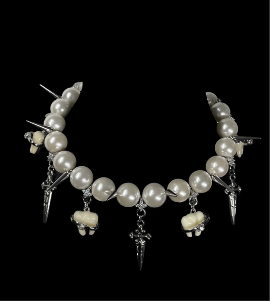Molten Fangs pearls necklace 666999
