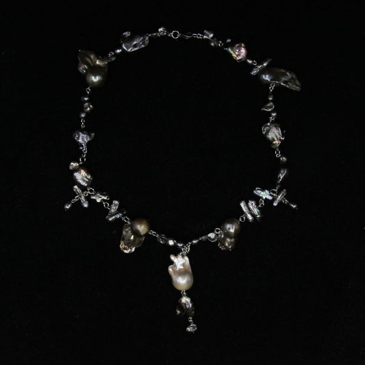 Blue pearl rosary style necklase by Mealz