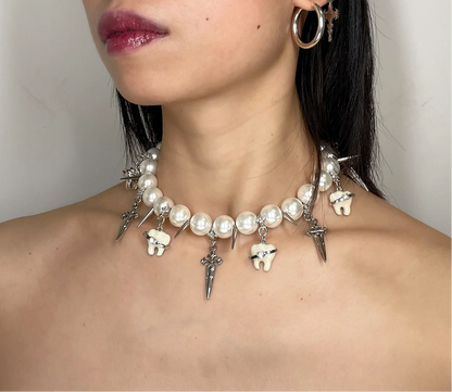 Molten Fangs pearls necklace 666999