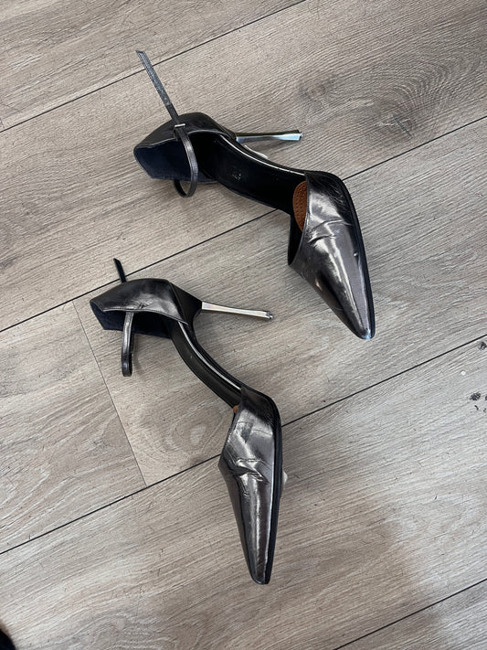 Gucci by Tom Ford – 1997 Iconic Metal Heel Stilettos #9607