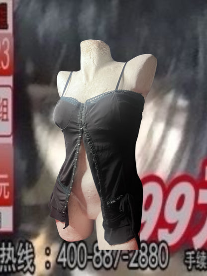 She Breaks Hearts Gently
#10626