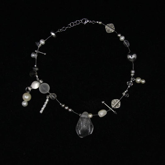 Invisible wire necklase by Mealz