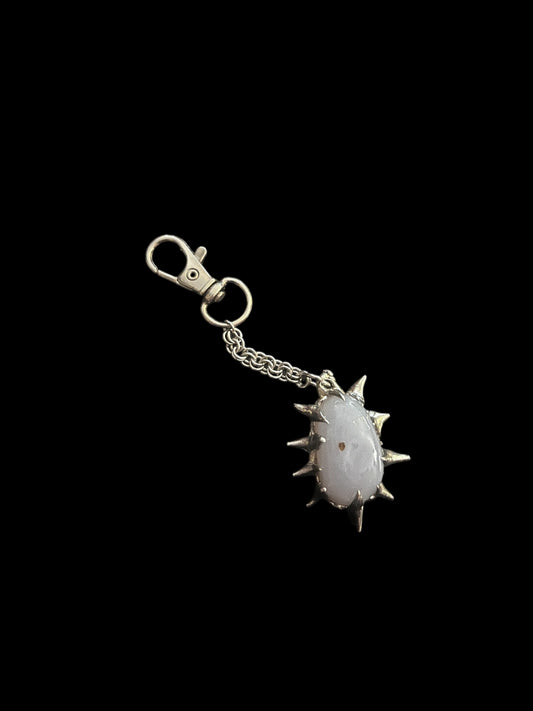 “Milkstone Fang” Chain #9119