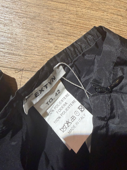 Extyn size IT 42 and composition label