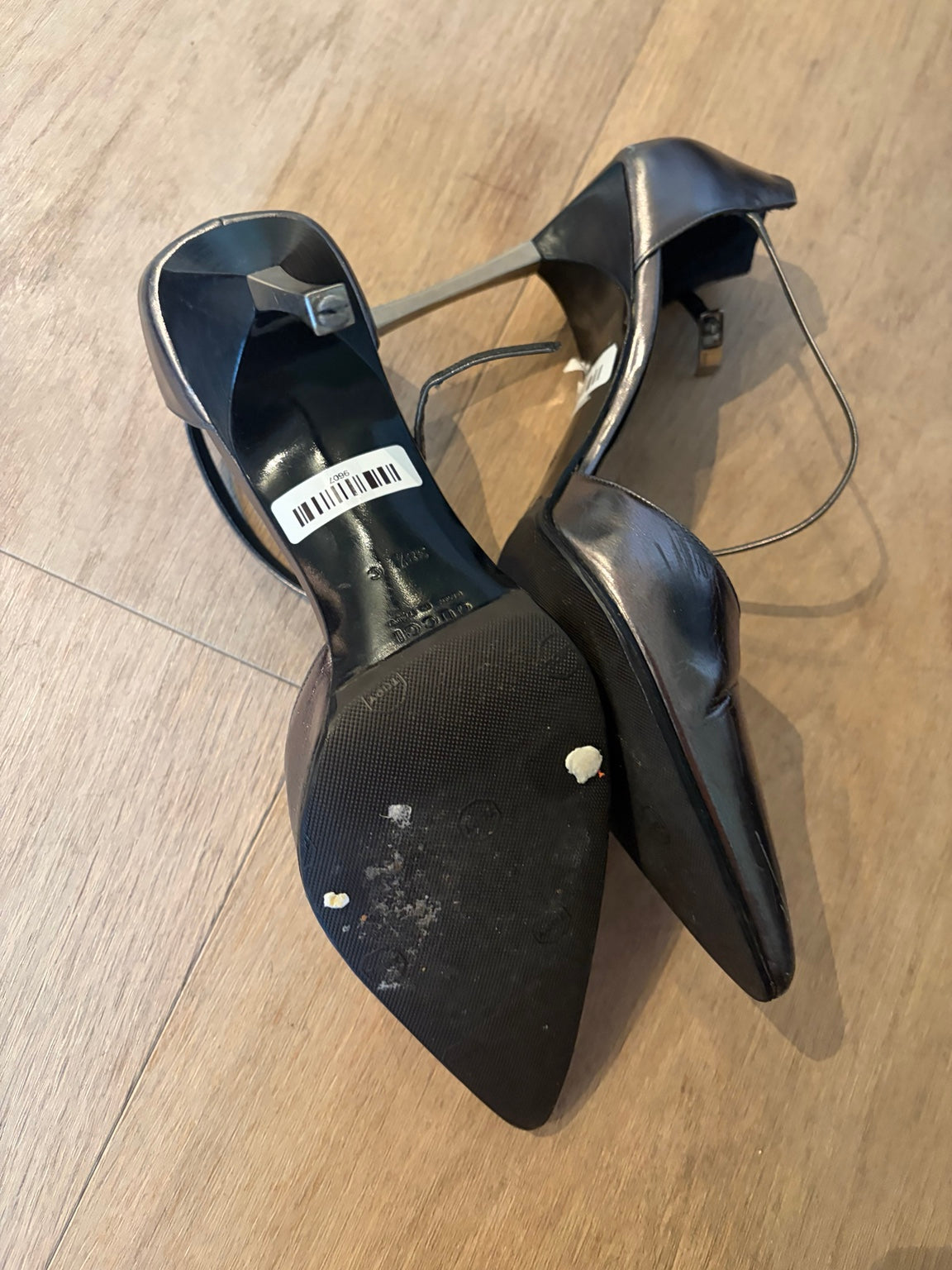 Gucci metallic leather pointed-toe heels for rental