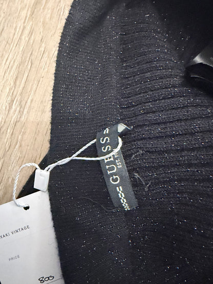 Guess brand label and knit detail