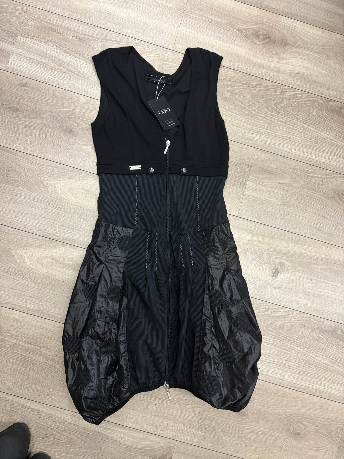 WE LOVE black mixed-fabric zip dress detail