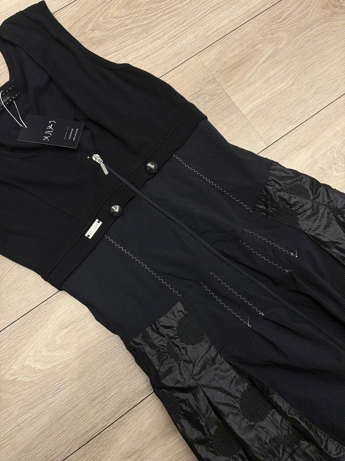 WE LOVE black mixed-fabric zip dress fabric detail